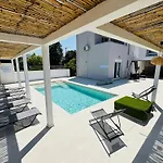 Azure Dreams Villa With Pool - Haraki Beach