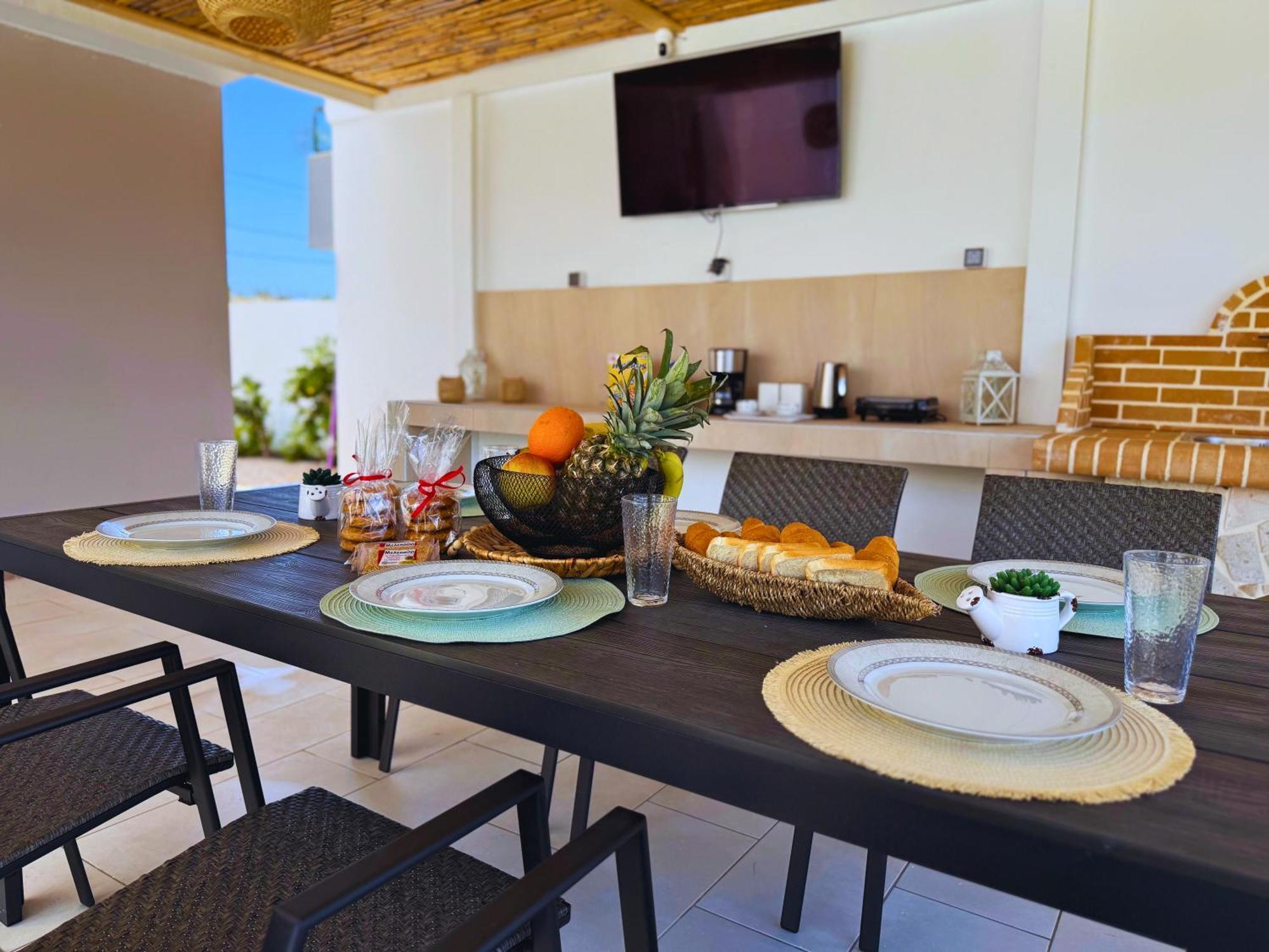 Villa Azure Dreams With Pool - *