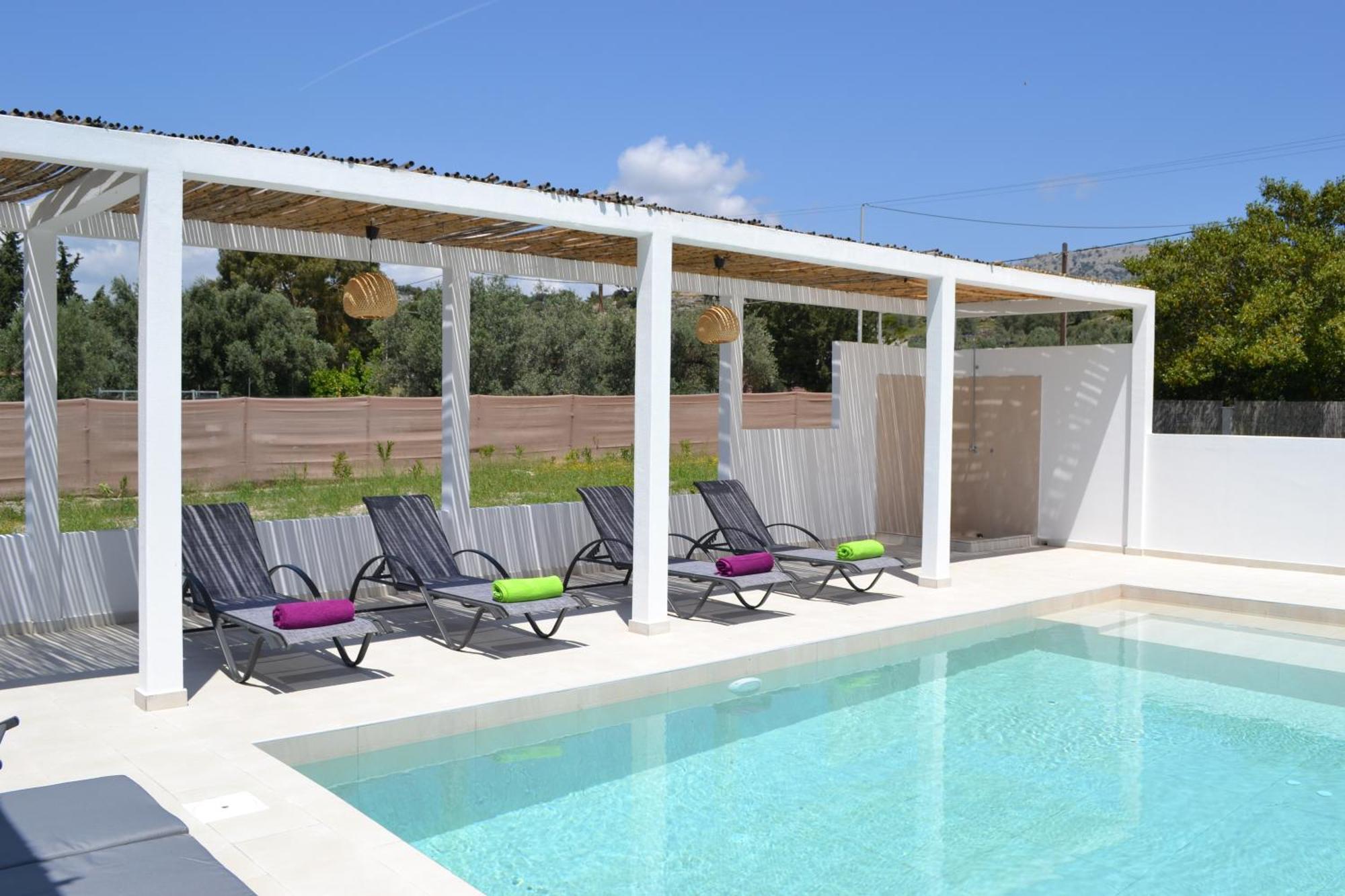 Villa Azure Dreams With Pool - *