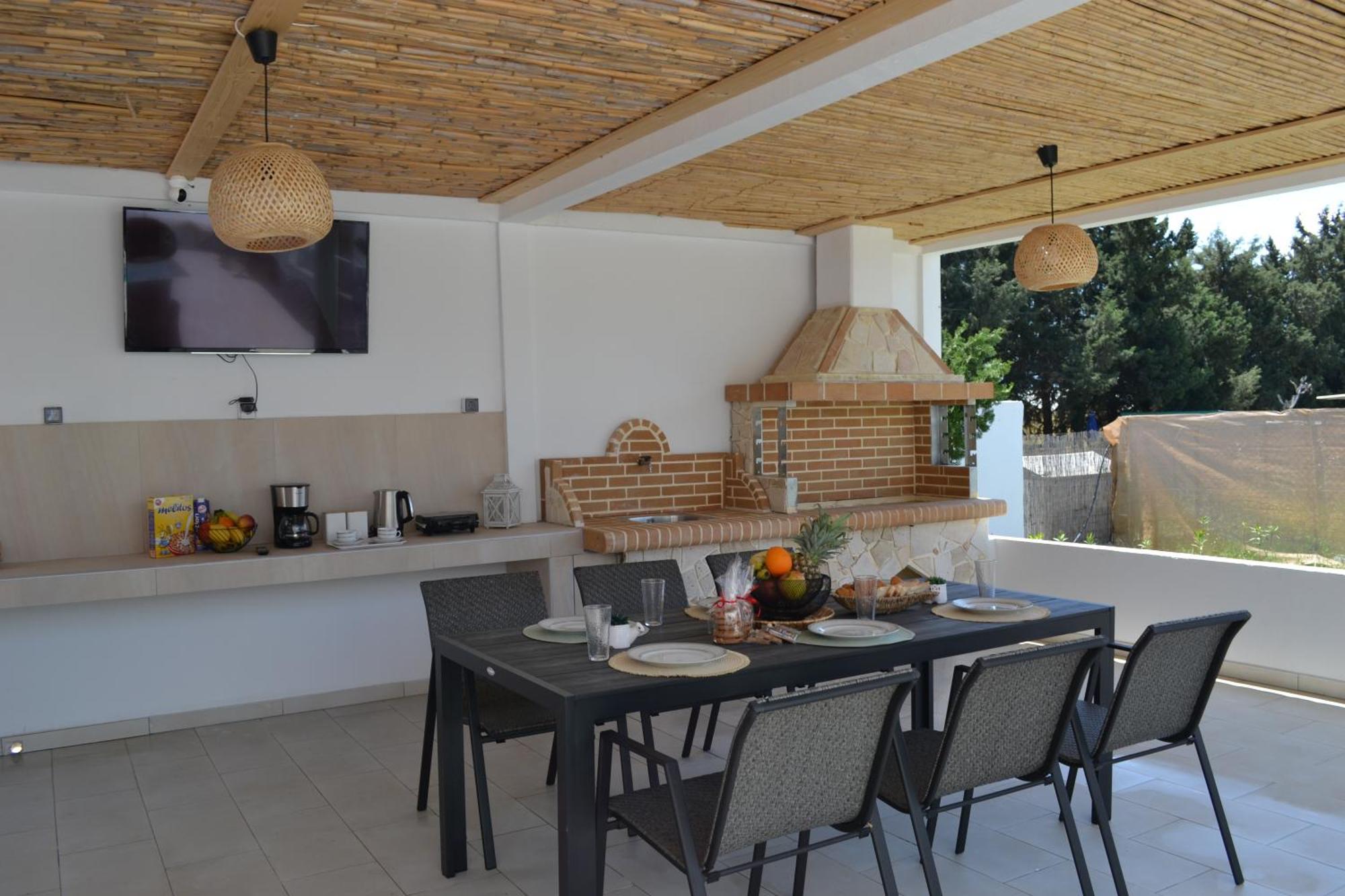 Villa Azure Dreams With Pool - Charaki