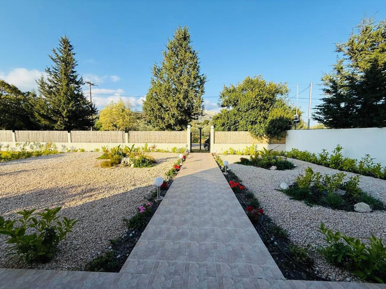 Azure Dreams With Pool - Villa
