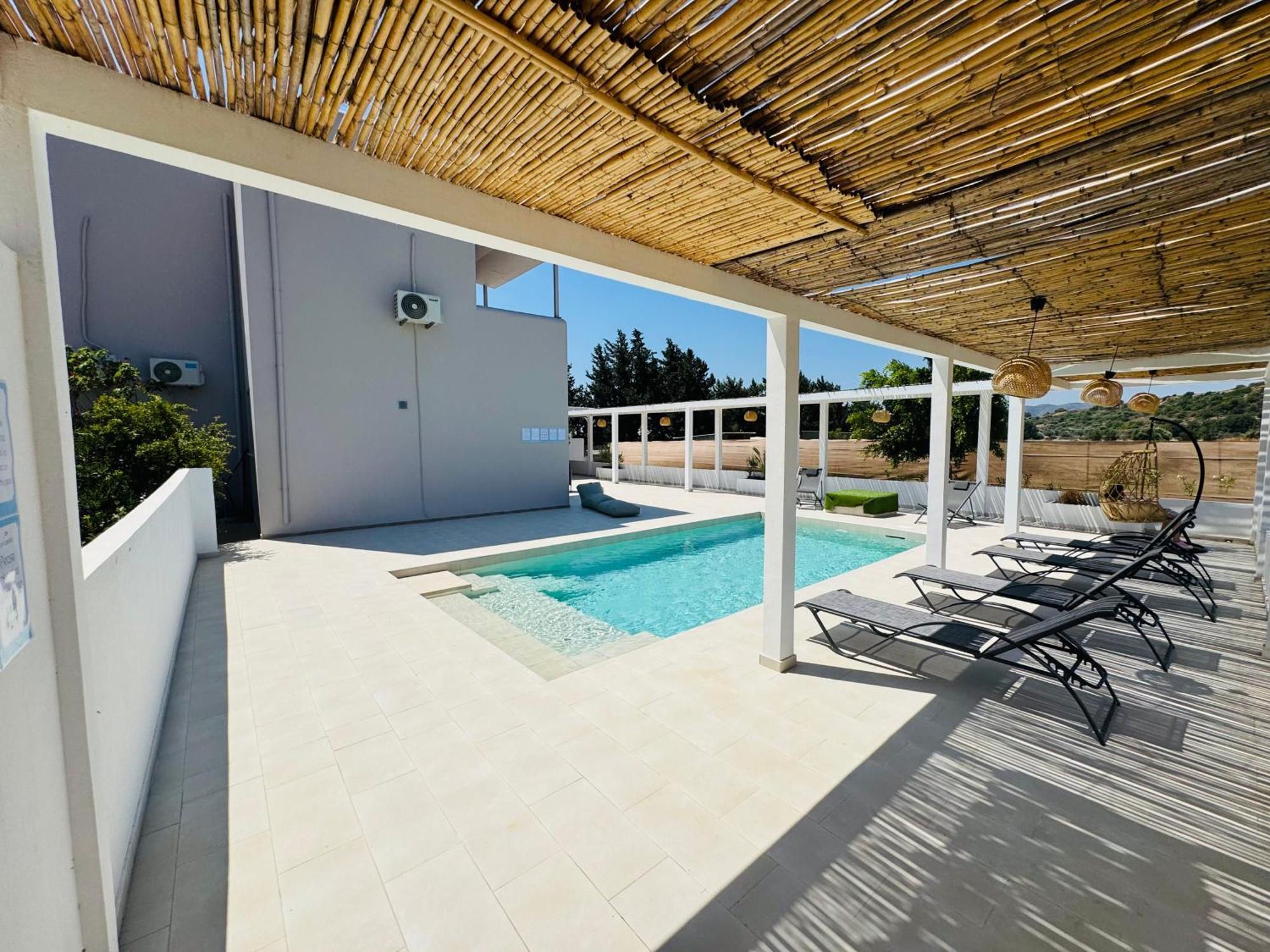 Villa Azure Dreams With Pool - *