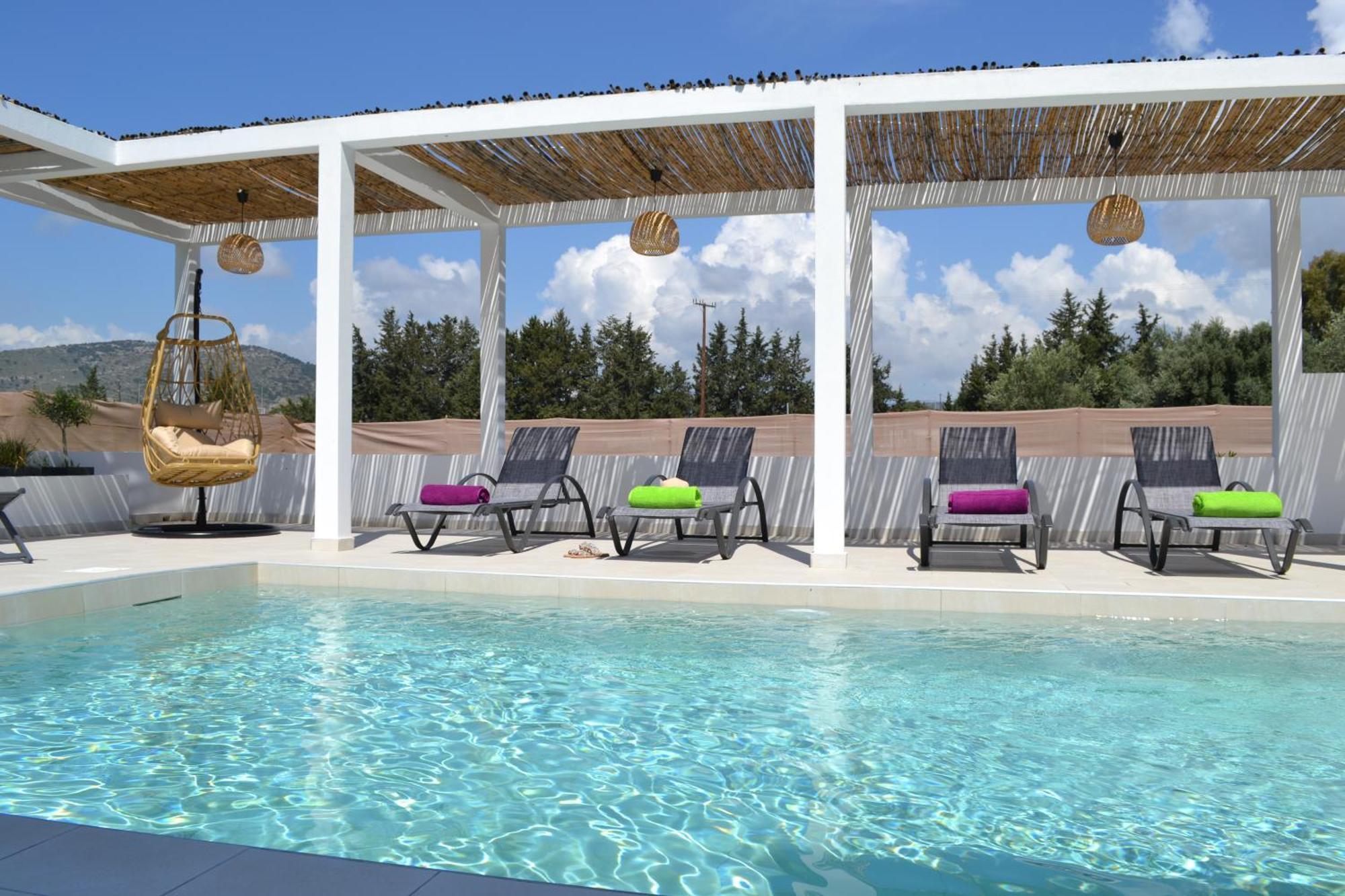 Azure Dreams With Pool - Villa